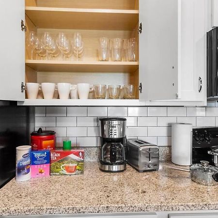 Elegant 2 Bedroom/2 Bath Condo With All Amenities ملبورن بيتش المظهر الخارجي الصورة