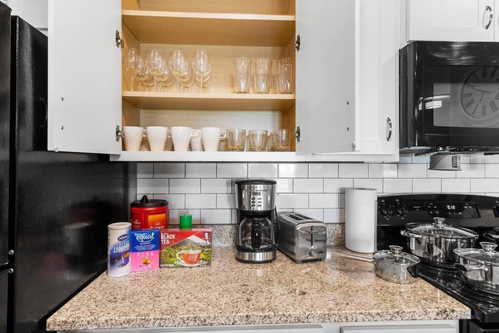 Elegant 2 Bedroom/2 Bath Condo With All Amenities ملبورن بيتش المظهر الخارجي الصورة