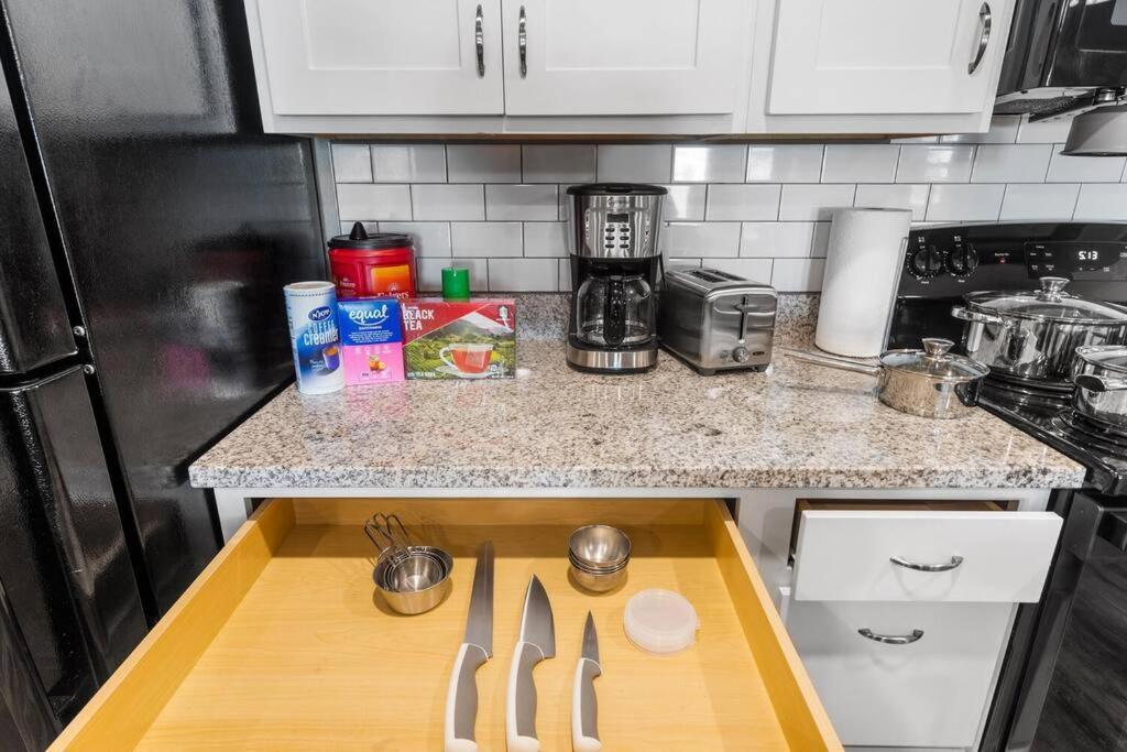 Elegant 2 Bedroom/2 Bath Condo With All Amenities ملبورن بيتش المظهر الخارجي الصورة